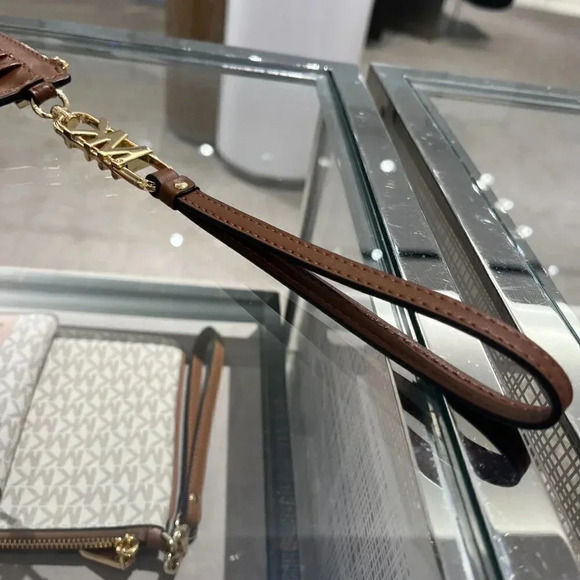 Small Crocodile Embossed Leather Zip Card Case - Picture 4 of 7